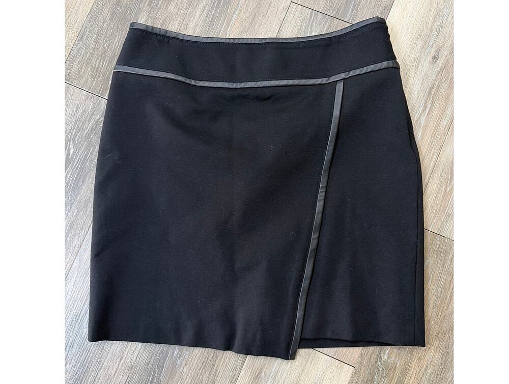 WHBM Black Side Zip Skirt Womens 8 Knee Length Faux Leather Trim